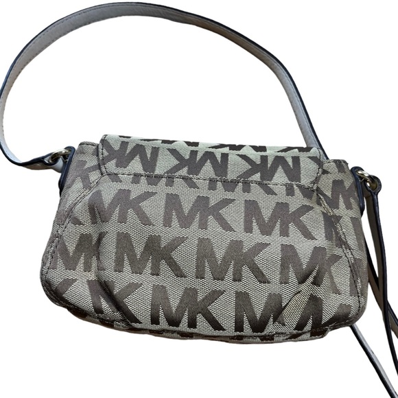 - MICHAEL KORS  Mini Crossbody bag , adjustable Strap - Picture 2 of 8